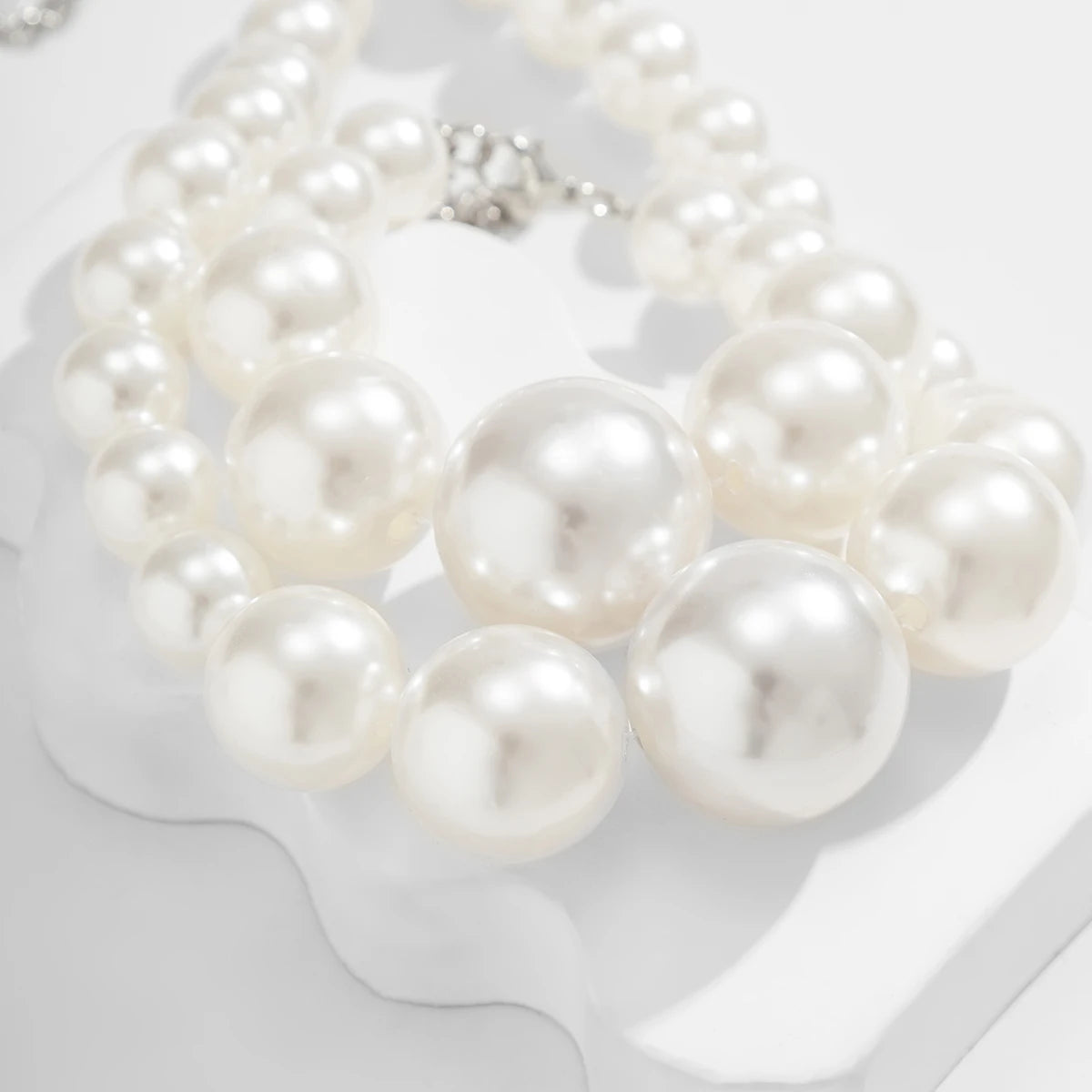 Exaggerated Pearl Beaded Choker Necklace