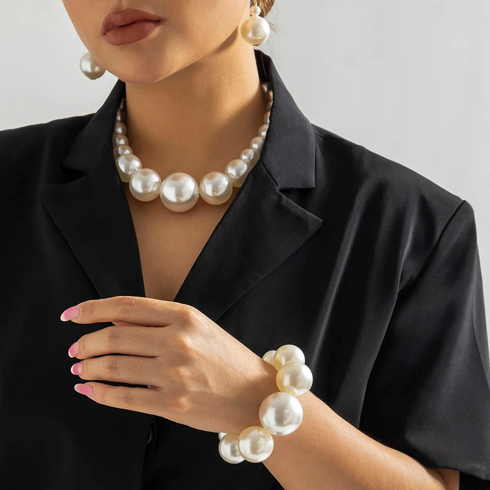 Exaggerated Pearl Beaded Choker Necklace
