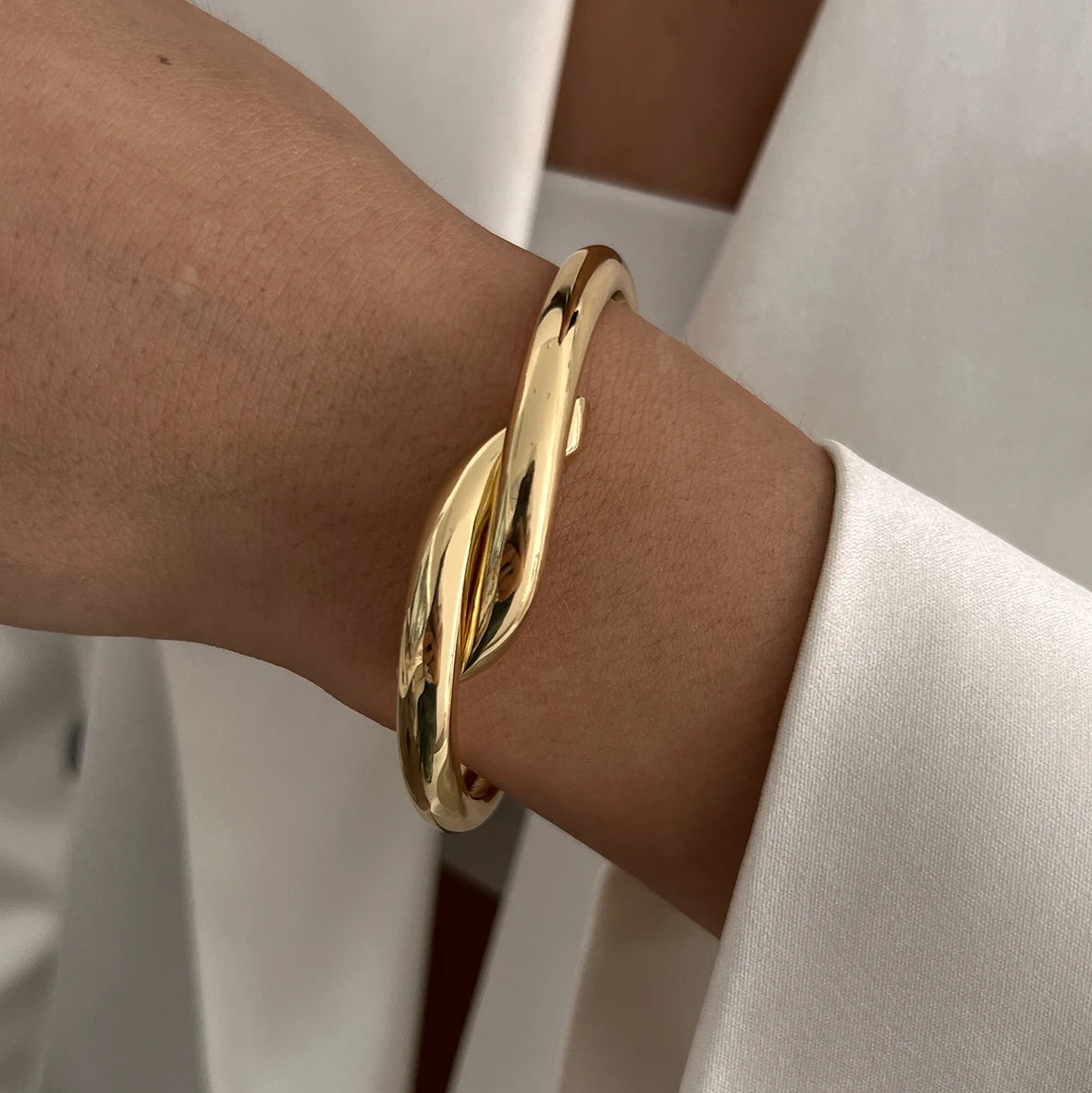 Scallop Knot Open Cuff Bangle – Vintage Gold & Silver Rhinestone Bracelet