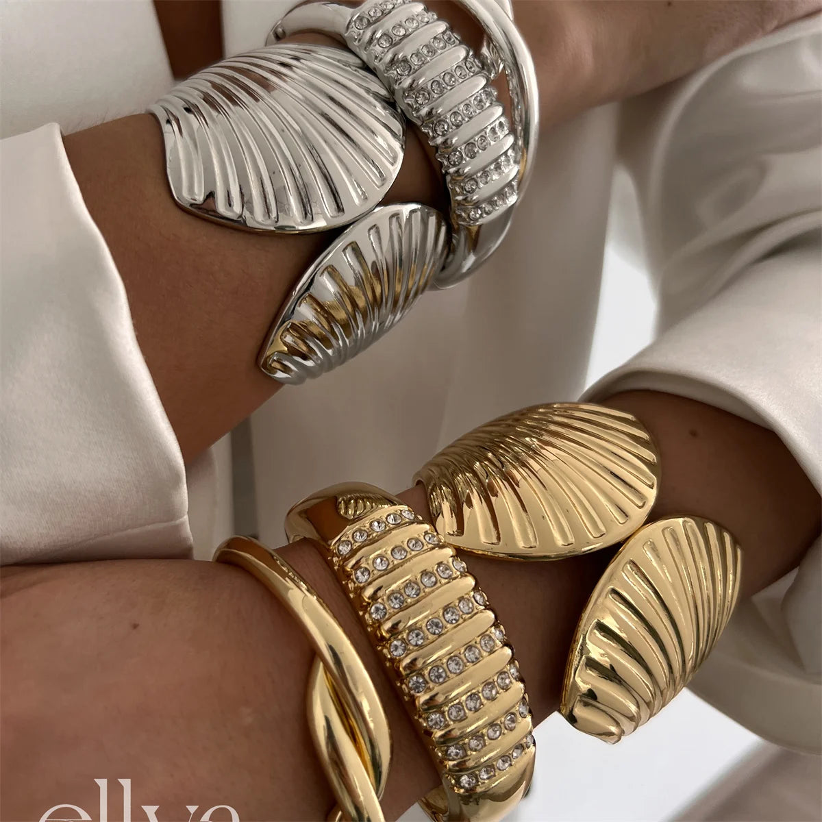 Scallop Knot Open Cuff Bangle – Vintage Gold & Silver Rhinestone Bracelet