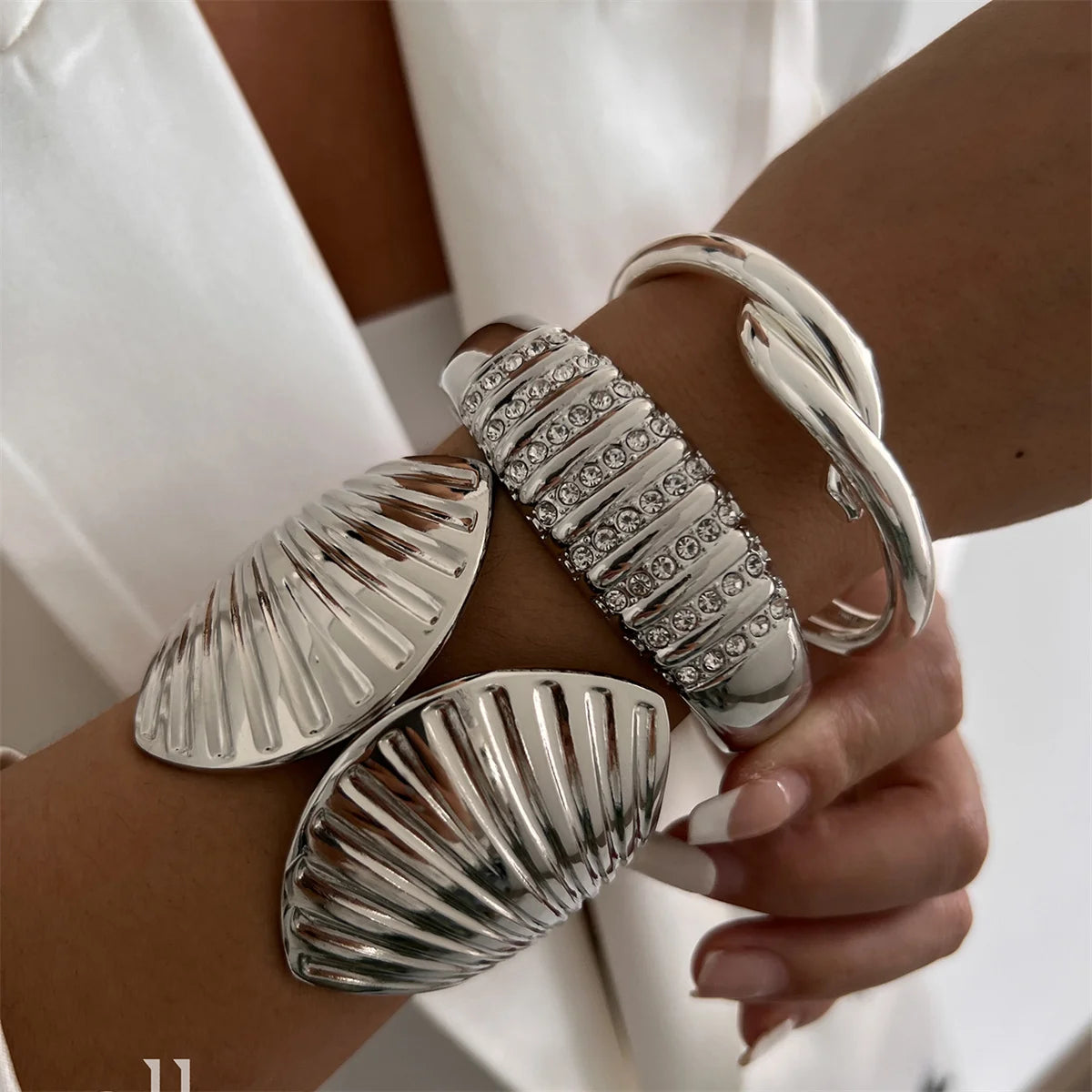 Scallop Knot Open Cuff Bangle – Vintage Gold & Silver Rhinestone Bracelet