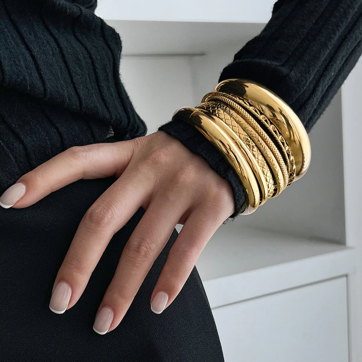 Luxe Twisted Texture Stacking Bangle Set (8 Pieces)