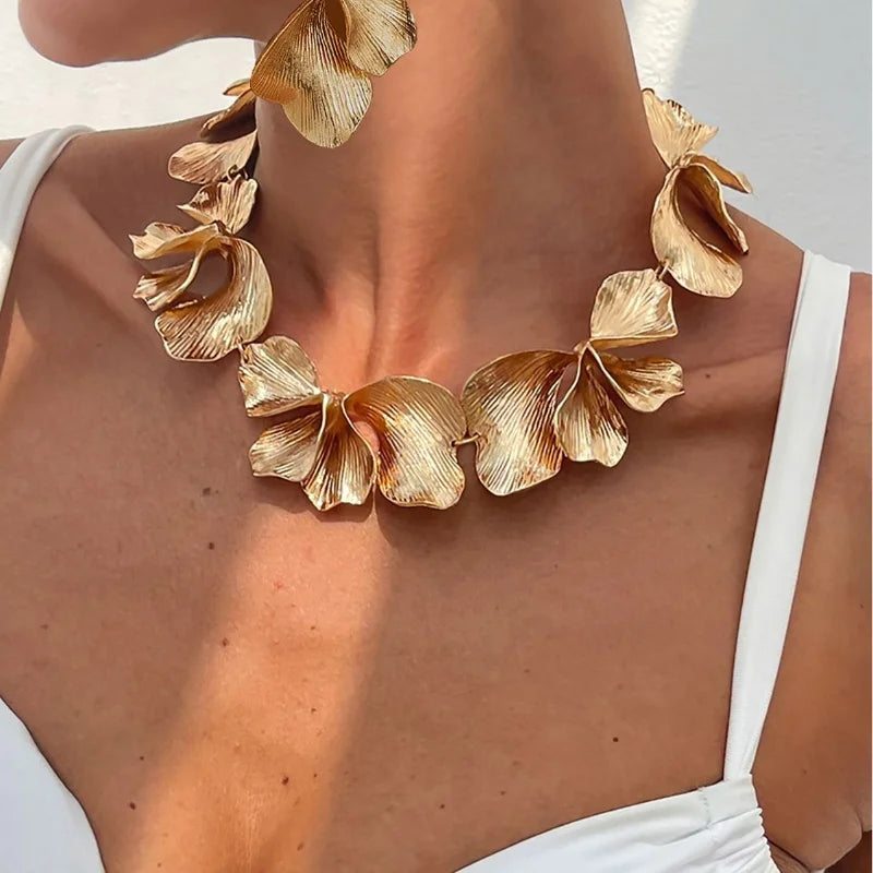 Ginkgo Petal Choker Necklace – Irregular Punk Gold & Silver Leaf Chain