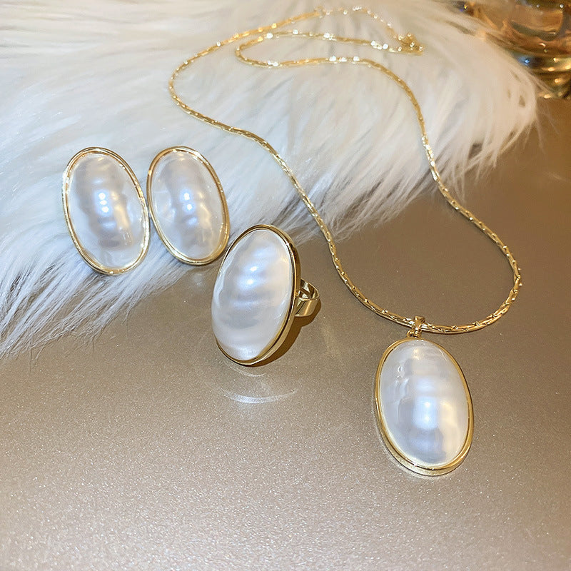 Oval Pearl Necklace & Stud Earring Set – French Luxury Wedding Jewellery