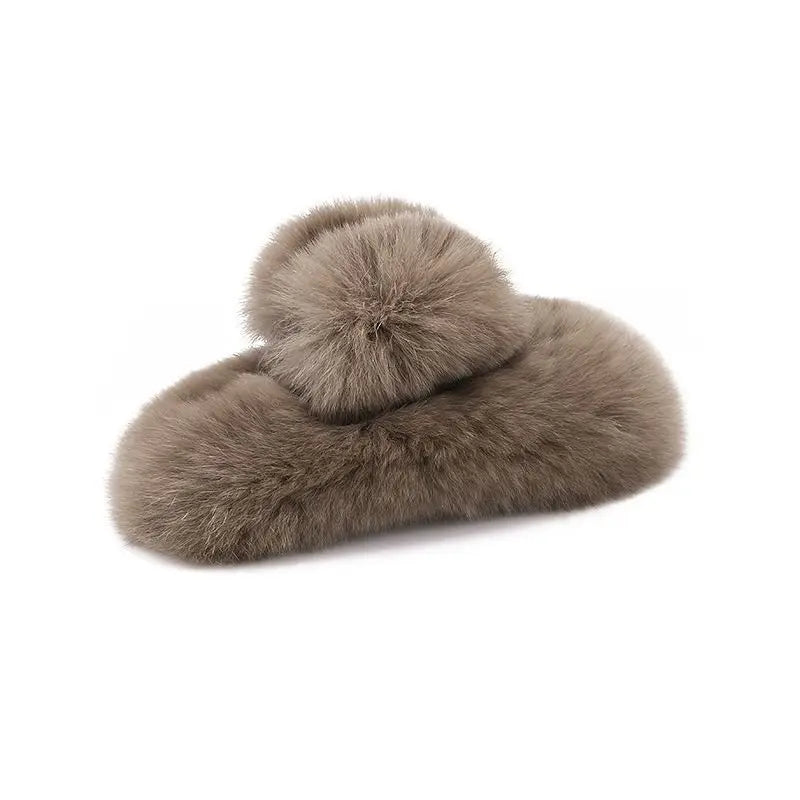 Luxe Plush Claw Clip – Oversized Fluffy Hair Clip
