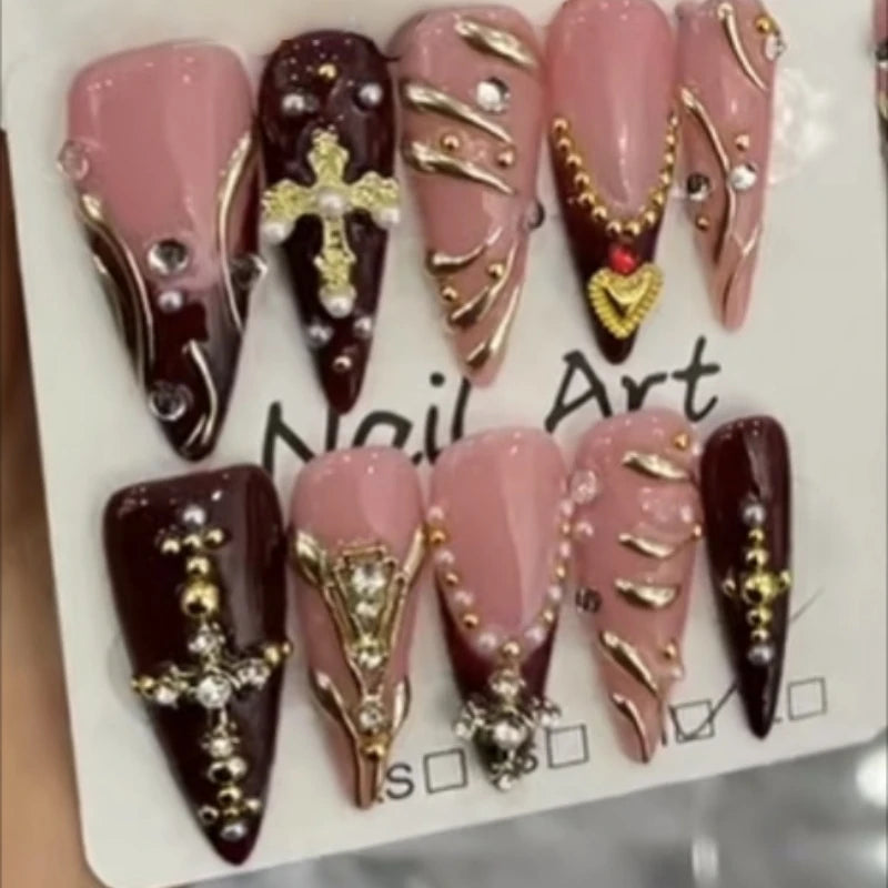 Retro Golden Heart Almond Press-On Nails (10pcs)