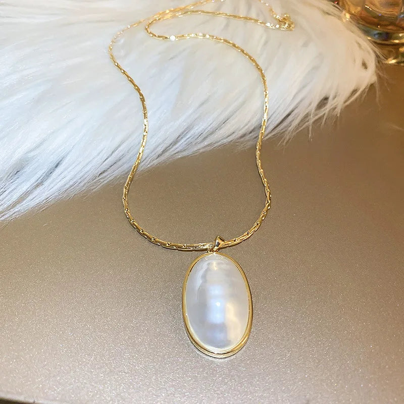 Oval Pearl Necklace & Stud Earring Set – French Luxury Wedding Jewellery