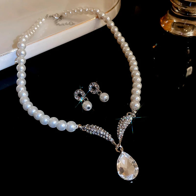 Pearl Rhinestone Choker Set – 3pcs Vintage Light Luxury Necklace & Earrings